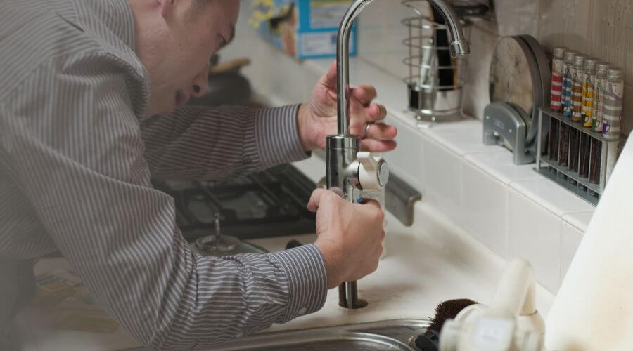 Expert burst pipe repair services in Fowler, IL